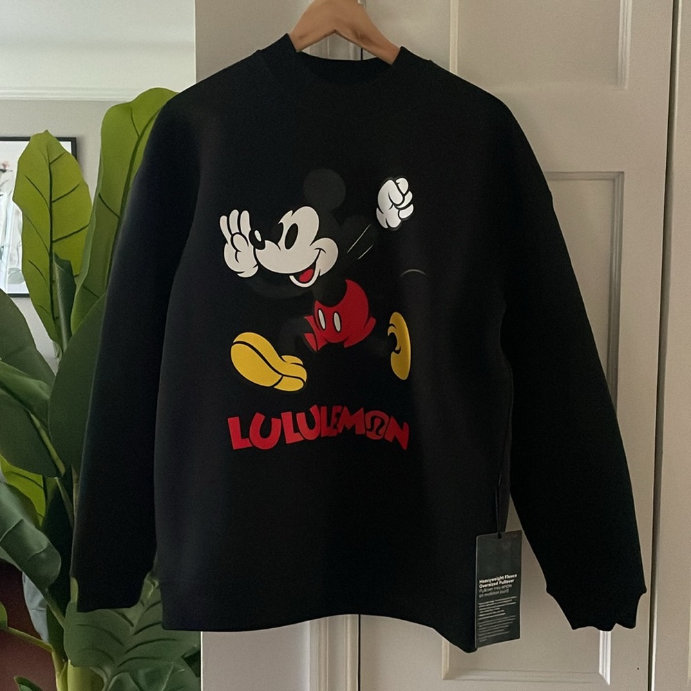 NWT LULULEMON X DISNEY FLEECE OVERSIZED PULLOVER Black S